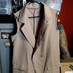NWOT Ladies vest, size Medium